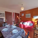 Appartement T2 Avec Balcon à - Fr-1-457-365